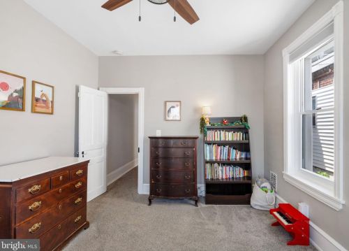 1233 Jackson St, Philadelphia PA 19148-2929 exterior