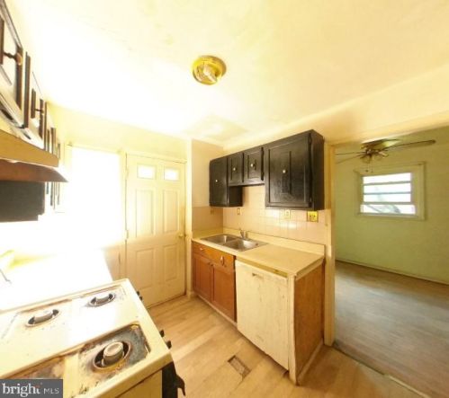 12021 Valleywood Dr, Silver Spring MD 20902-2236 exterior