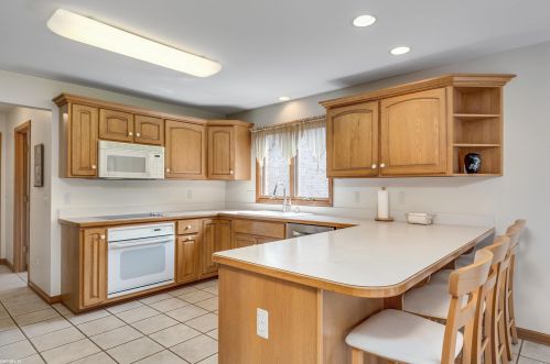 16820 Renee Dr, Macomb Township MI 48042-2324 exterior