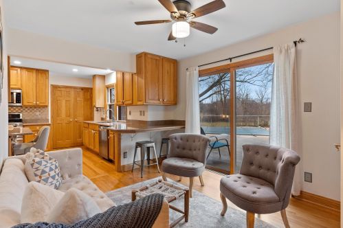 9360 Sleepy Hollow Ln, Milwaukee WI  53217-1242 exterior