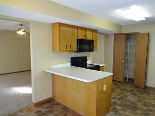 4315 Autumn Crest Ct, Indianapolis IN  46268-7725 exterior