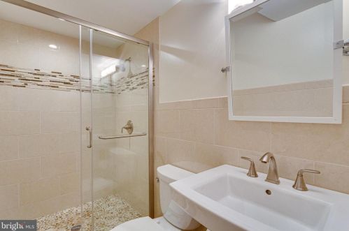 827 Royal St, Alexandria VA  22314-4340 exterior