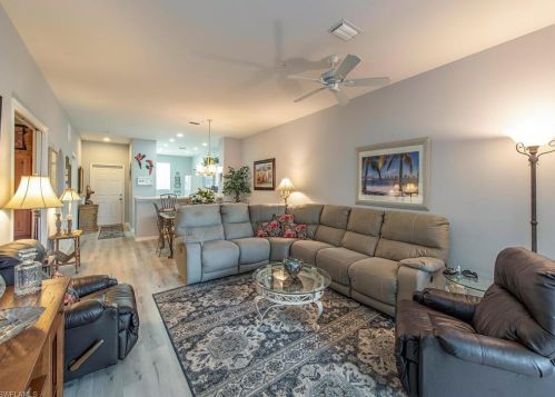 8231 Parkstone Pl, Naples, FL 34120-1693