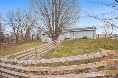 4013 8th Ave, Wyoming MI  exterior