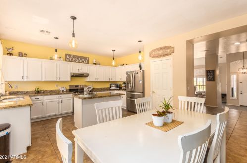 2181 Westchester Dr, Chandler AZ 85249-4687 exterior