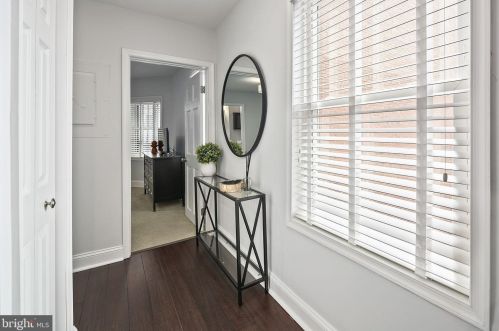 1409 Hopkins St, Washington DC 20036-5922 exterior