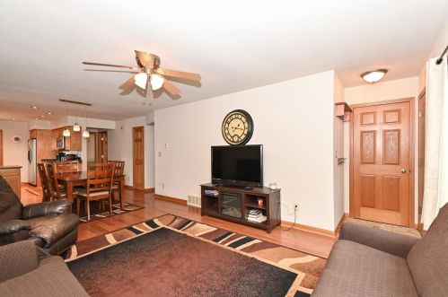 5638 24th St, Milwaukee, WI 53221-4214