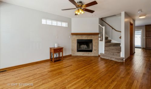 3233 Pacific Ave, Chicago, IL 60634-2912