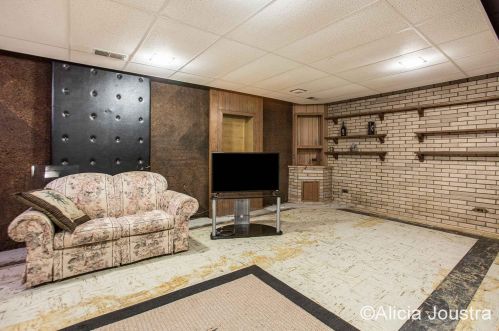 1010 Fairfield Ave, Grand Rapids MI 49504-4649 exterior