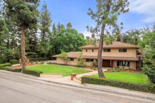 1960 Domingo Rd, Fullerton CA  92835-3411 exterior