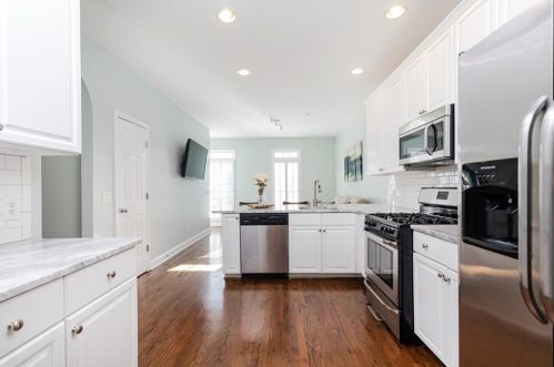 2200 Briarwood Blf, Atlanta GA 30319-4092 exterior