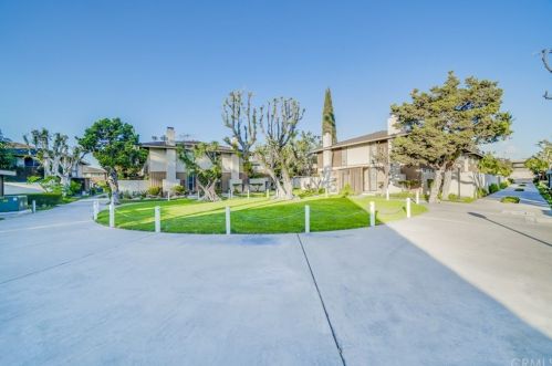 15500 Tustin Village Way, Tustin CA  92780-4208 exterior