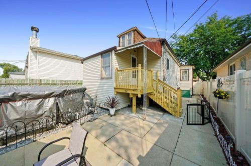 11154 Whipple St, Chicago IL 60655-2328 exterior