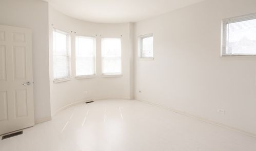 729 Blackhawk St, Chicago IL  60610-1170 exterior