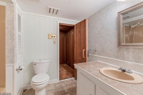 62 Goldfinch Dr, Hackettstown NJ 07840-3008 exterior