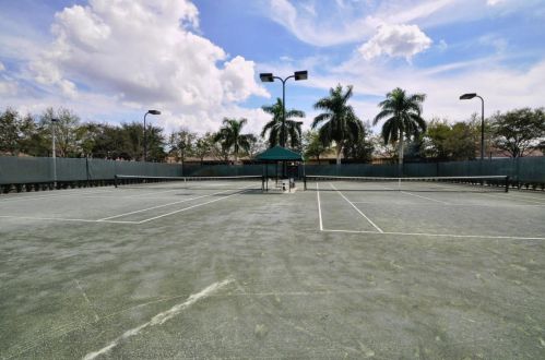 10054 Armani Dr, Boynton Beach FL 33437-3743 exterior