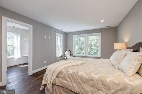 300 Mount Vernon Ave, Alexandria VA  22301-2232 exterior