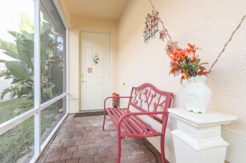 393 Breezy Point Loop, Fort Pierce FL  34986-2668 exterior