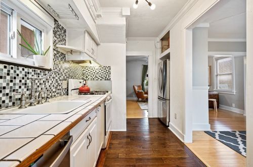 4128 Gladstone St, Pittsburgh PA 15207-1424 exterior