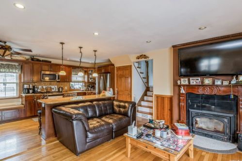 3 Lyons St, Huntington Station NY 11747-1000 exterior