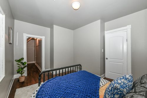 3722 7 St, Milwaukee WI 53212-1437 exterior