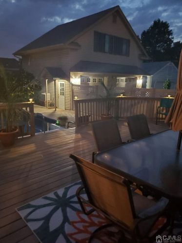 829 Evergreen Ct, New Brunswick NJ 08902-2314 exterior