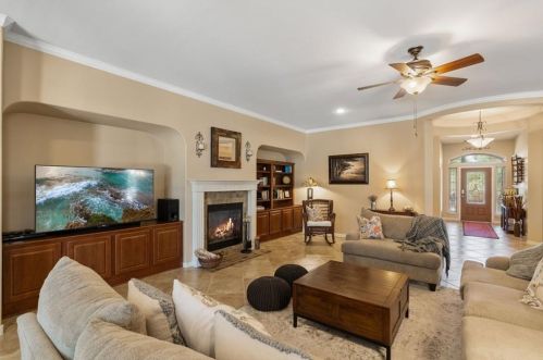 270 Abbott Dr, Austin TX 78737-4536 exterior