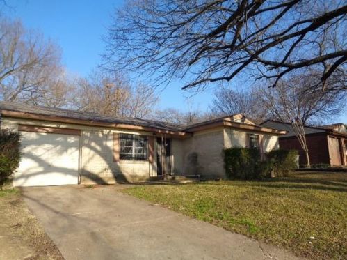 5620 Bluffman Dr, Dallas TX  75241-3313 exterior