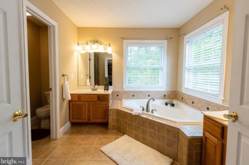 22184 Long Bow Dr, California MD 20619-2244 exterior