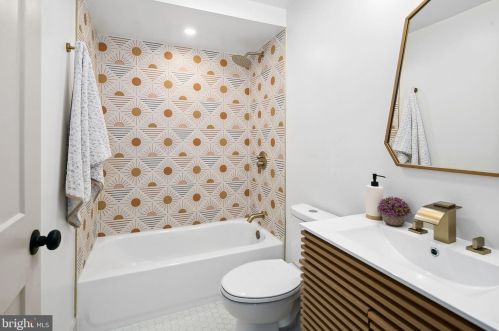 1613 Capitol St, Washington DC  20003-1620 exterior