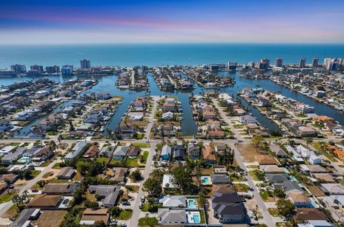 525 102 Ave, Naples FL 34108-3213 exterior