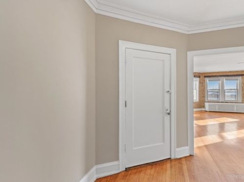 2642 Winnemac Ave, Chicago IL  60625-2712 exterior