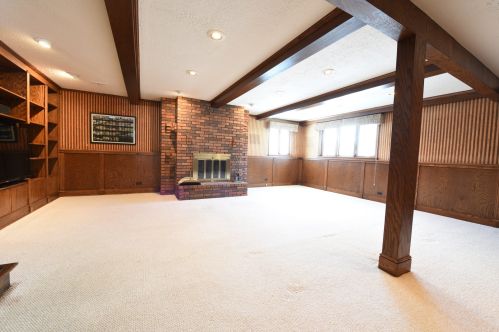 6800 Minnetonka Ave, Chicago IL 60646-1518 exterior