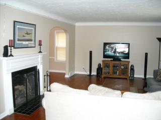 2482 Channing Rd, Cleveland OH  44118-4463 exterior