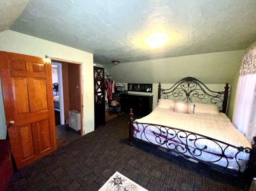 675 Millbury St, Worcester MA 01607-1020 exterior