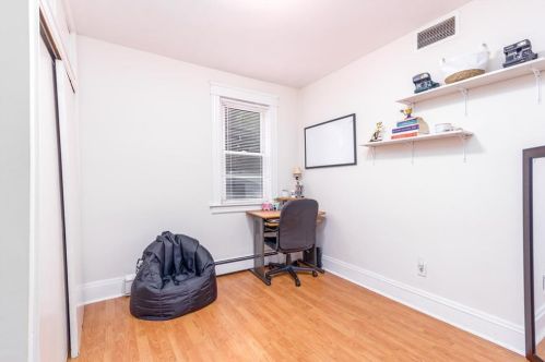 9 Ashby St, Providence RI 02919-6604 exterior