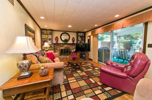 244 Penhurst Dr, Pittsburgh PA 15235-5321 exterior