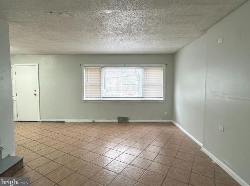 2615 Kane St, Chester, PA 19013-2028