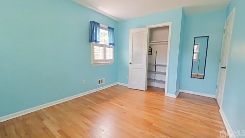 23 Peru St, Edison NJ  08820-2625 exterior