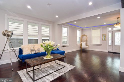 2911 17th St, Washington DC  20018-1825 exterior