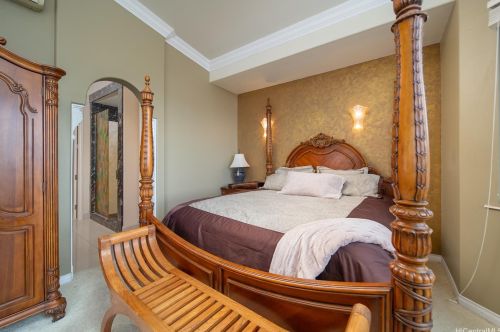 5201 Kuaiwi Pl, Honolulu HI 96821-1560 exterior