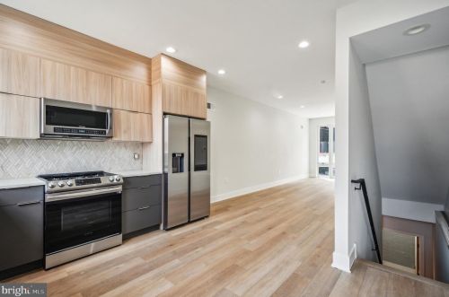 1741 Marshall St, Philadelphia PA 19120-3742 exterior