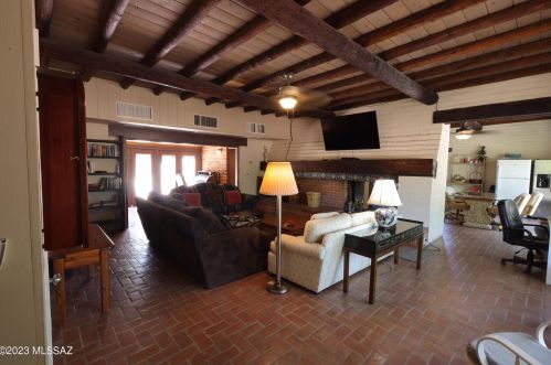 10700 Tanque Verde Rd, Tucson AZ 85749-9611 exterior