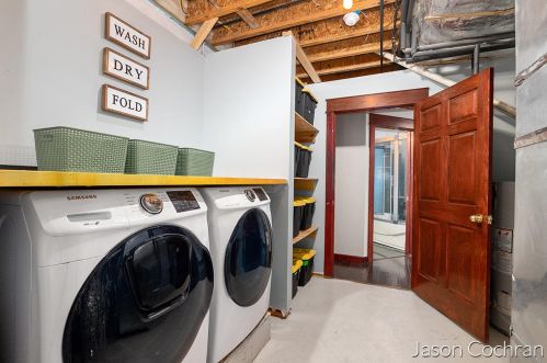 907 Wealthy St, Grand Rapids MI 49506-1515 exterior