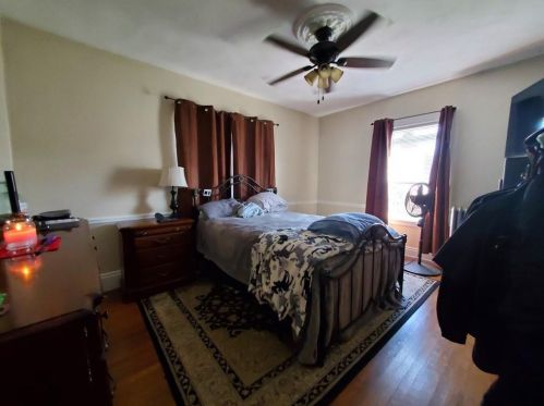 13 Clinton St, Providence RI 02919-4122 exterior