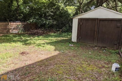 1034 Davis Cir, Atlanta GA 30318-7520 exterior