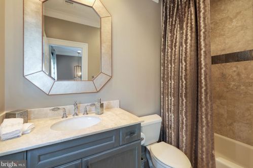 11720 Centurion Way, Rockville MD 20854-6420 exterior