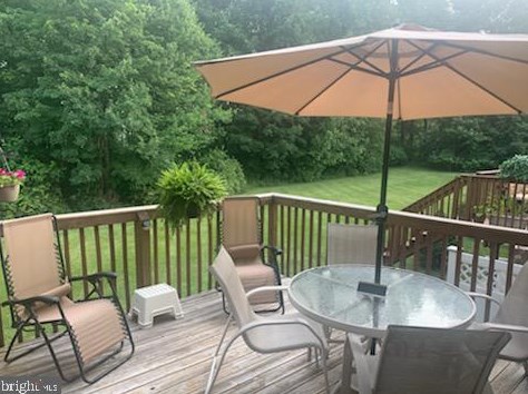 3357 Woodland Cir, Huntingdon Valley PA 19006-4246 exterior