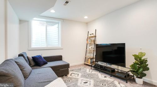 1423 Bouvier St, Philadelphia PA 19132-3815 exterior