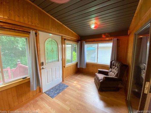 45778 Bonaventure Dr, Macomb Township MI 48044-6021 exterior